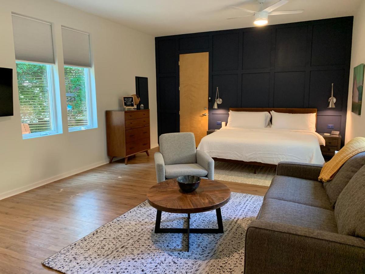 Normalbnb - 2 Blocks From Restaurants, Bars, Hospital Athens Eksteriør billede