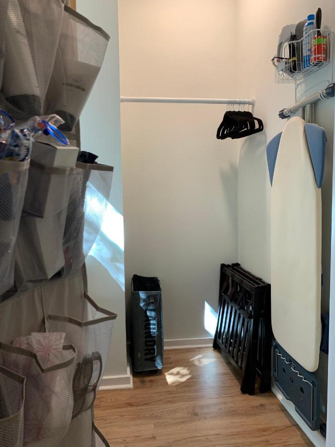 Normalbnb - 2 Blocks From Restaurants, Bars, Hospital Athens Eksteriør billede