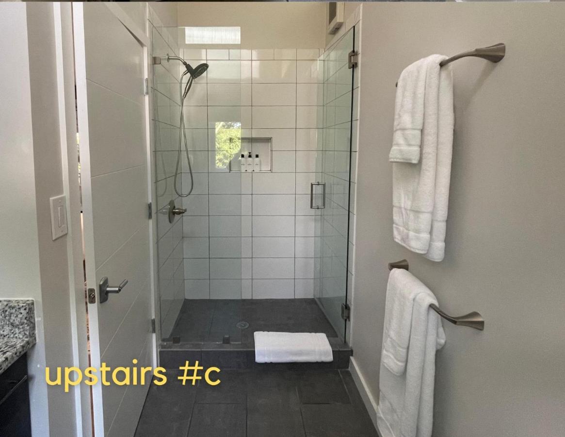 Normalbnb - 2 Blocks From Restaurants, Bars, Hospital Athens Eksteriør billede